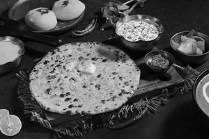 Aloo Parantha With Raita
