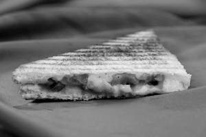 Veg Grilled Sandwitch [4 Pieces]