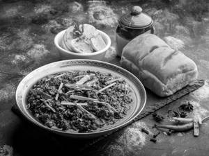 Hari Mirch Ka Mutton Keema + Pao
