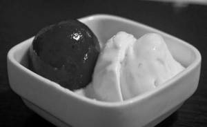 Jamoon With Ice Cream