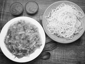 Veg Noodles Gravy