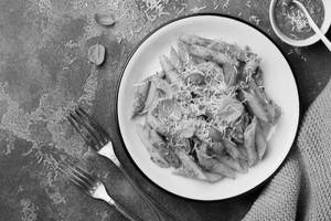 Veg Pesto Cream Pasta