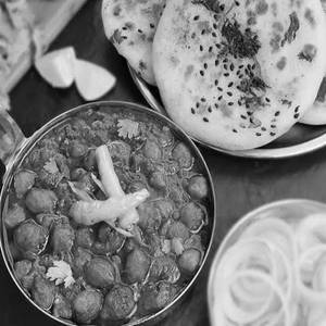 Punjabi Chole Kulcha