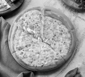 Cheese and Sweet Corn Pizza