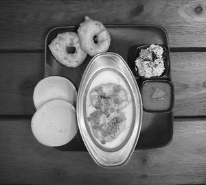 Idly (2 Pc) + Plain Vada (2 Pc) + Dahi Vada (2 Pc)