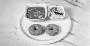 Plain Vada (2 Pieces)