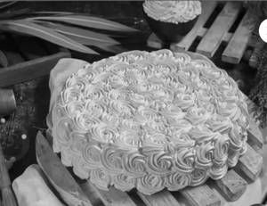 Strawberry rose cake