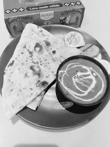 Dal Makhani With Baby Naan