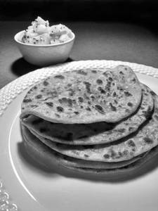 Aloo Pyaz Paratha