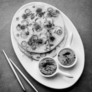Onion Tomato Uttapam