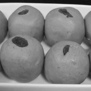Besan Laddu (desi Ghee)