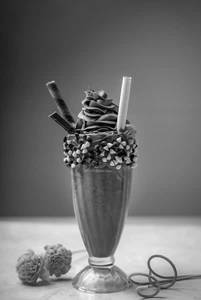 Kitkat Crunch Blast Shake