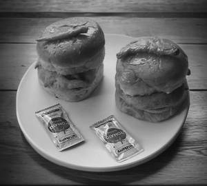 Cheese Butter Mayonnaise Vada Pav [Jumbo, 2 Pieces]
