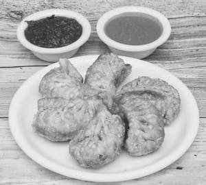 Veg fried momos [8 pieces]