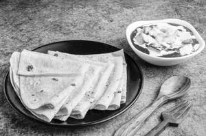 Palak Paneer With 5 Rumali Roti