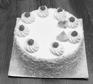 Creamy doll cake