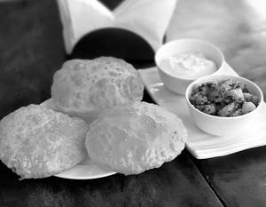 Shrikhand Puri Bhaji