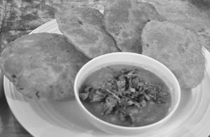 Bedmi Poori 4pc