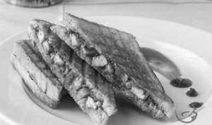 Chicken Tikka Grilled Sandwich {jamboo Grilled}