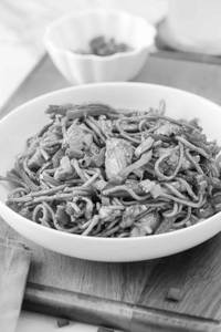 Hakka Noodles Chicken