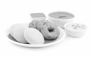 2 Medu Vada & 1 Idli