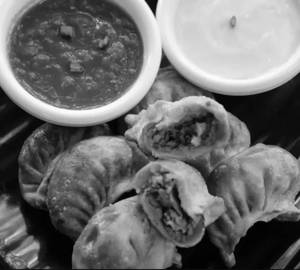 Chicken Cheese Fried Momos 6 Pcs