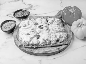 9" Square Peppy Paneer Pizza