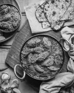 Gravy paneer Masala+3 Whole Wheat Chapati +Pickle+Green Salad+Papad