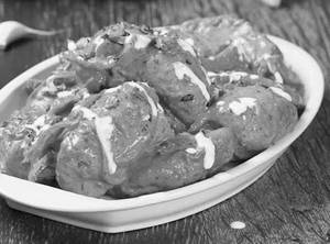 Vegetable Makhani Momos (8 Pcs)