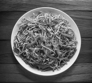 Chicken schezwan noodles (750ml)