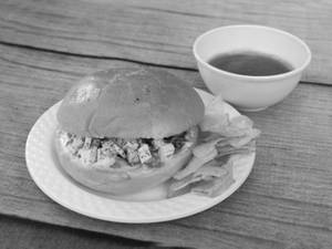 Paneer Tikka Burger