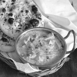Masala Kulcha ( 2pcs) & Paneer Butter Masala Combo