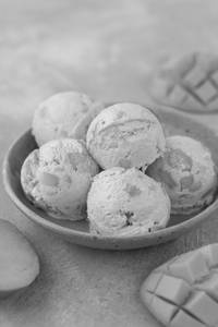 Mango ice cream