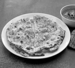 2 butter kulcha with kadai chicken
