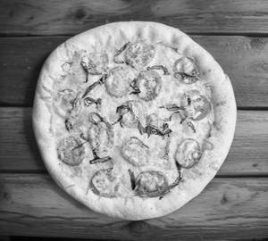 Forest tomato pizza