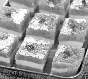 Special Moti Pak Burfi 5 Pcs