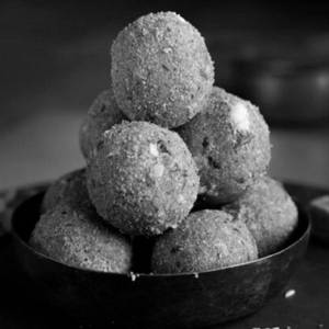 Upvas Laddoo 150g (6 Pcs)