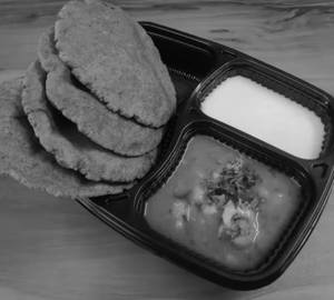 Kuttu Poori With Aloo Tamatar Gravy [4 Pcs]