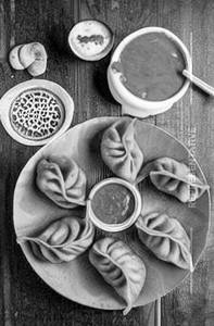 Veg fried momos