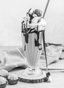 Hazelnut Cookie Thickshake