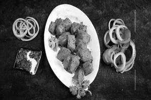 Aloo Nazakat