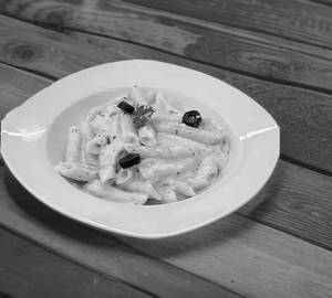 Italian White Sauce Pasta