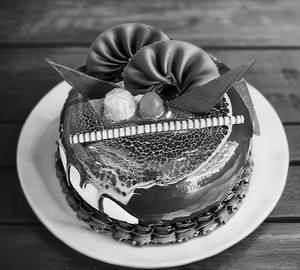 Dutch Chocolate Cake 550Gm
