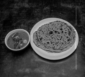 Pyaz Paratha (2 Pic)