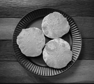 Poori (03 ) Pcs