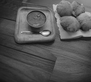 Palak Ki Poori (4 Pcs)