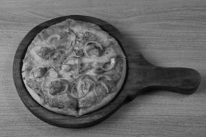 Kadhai Veggie Pizza