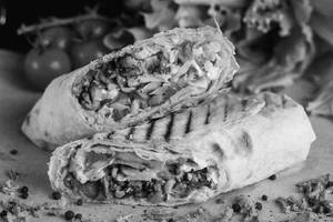 Crispy chicken shawarma