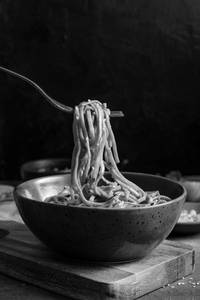 Veg Hakka Noodles [6 Pieces]