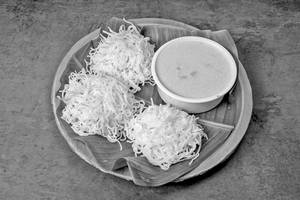 Idiyappam with kuruma 2Nos